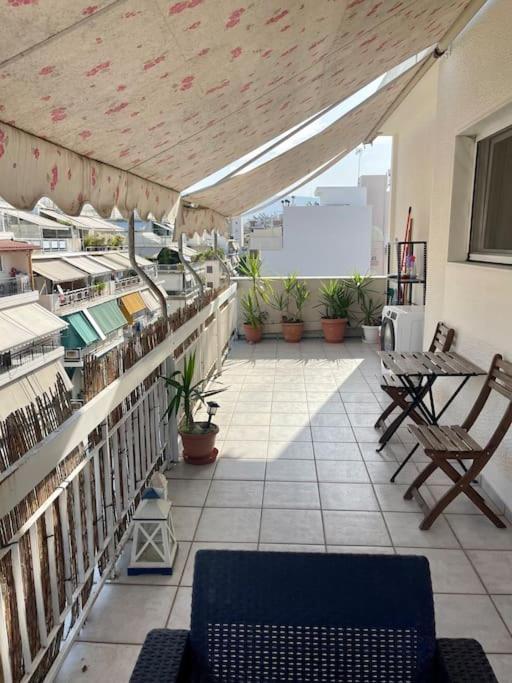 Top Floor Apartment At Petrolona With Big Balcony Atenas Exterior foto