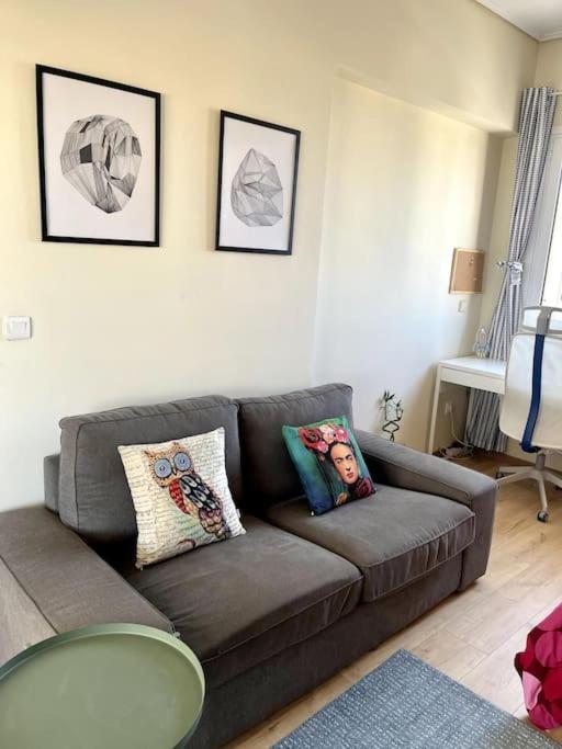 Top Floor Apartment At Petrolona With Big Balcony Atenas Exterior foto