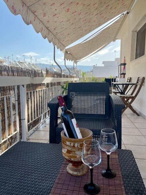 Top Floor Apartment At Petrolona With Big Balcony Atenas Exterior foto