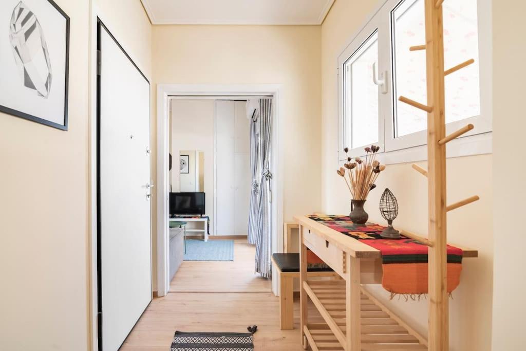 Top Floor Apartment At Petrolona With Big Balcony Atenas Exterior foto